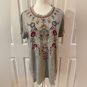 JOHNNY WAS Gray Embroidered Nya A-Line Short Sleeve Top/Tunic Size M